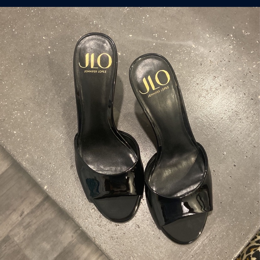 Brand New Jennifer Lopez Black Heels Size 6
